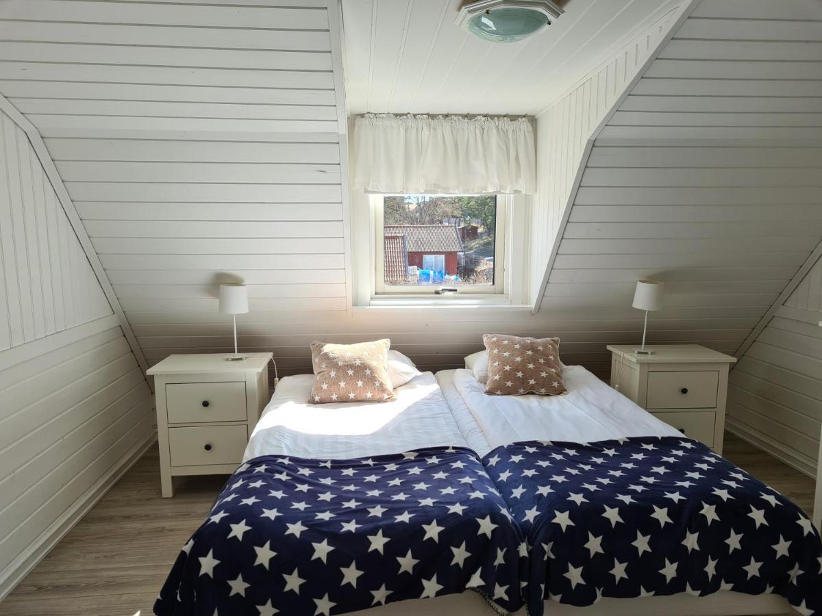 Missionshuset Bed & Breakfast Sandhamn Bagian luar foto