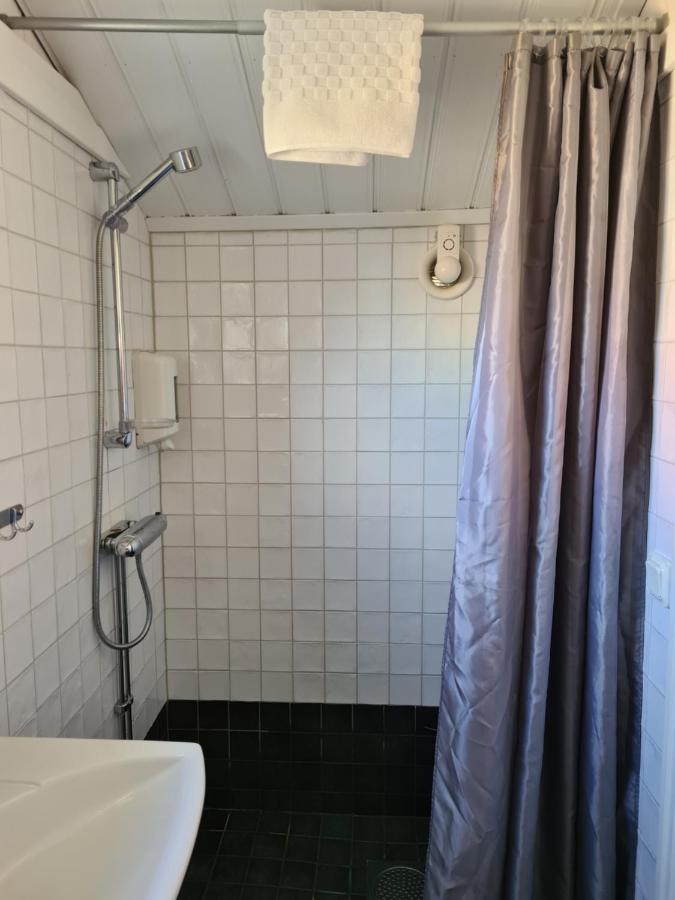 Missionshuset Bed & Breakfast Sandhamn Bagian luar foto