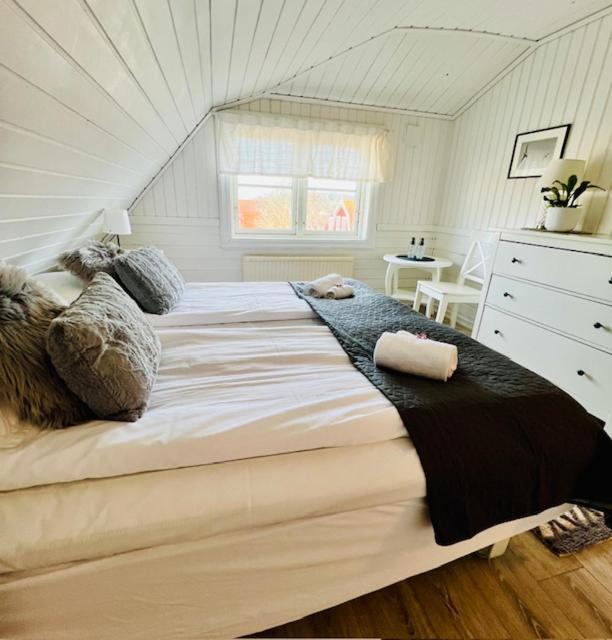 Missionshuset Bed & Breakfast Sandhamn Bagian luar foto