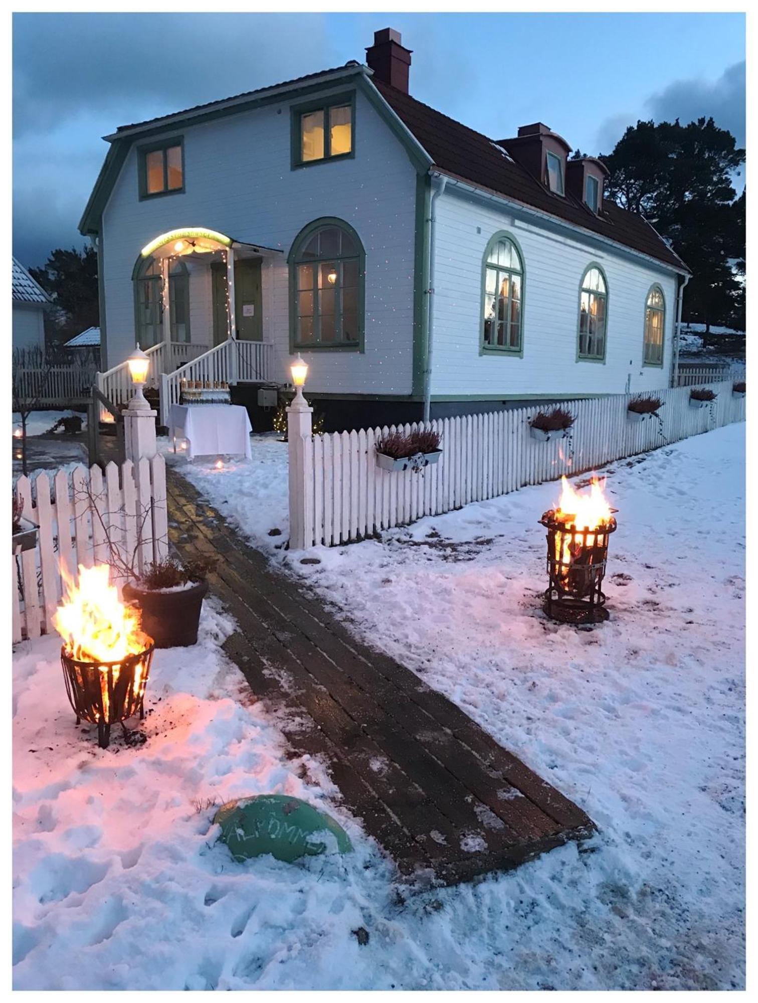 Missionshuset Bed & Breakfast Sandhamn Bagian luar foto