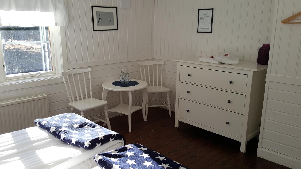 Missionshuset Bed & Breakfast Sandhamn Bagian luar foto