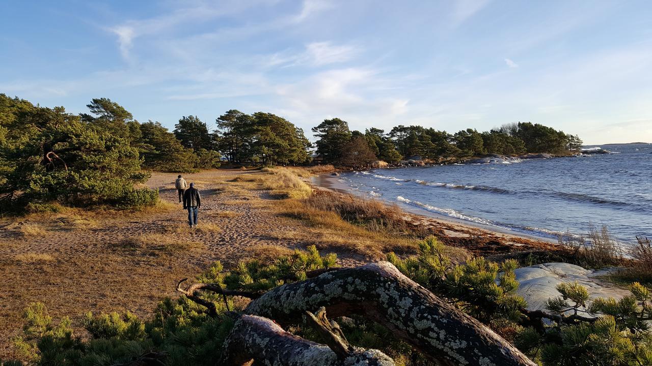 Missionshuset Bed & Breakfast Sandhamn Bagian luar foto